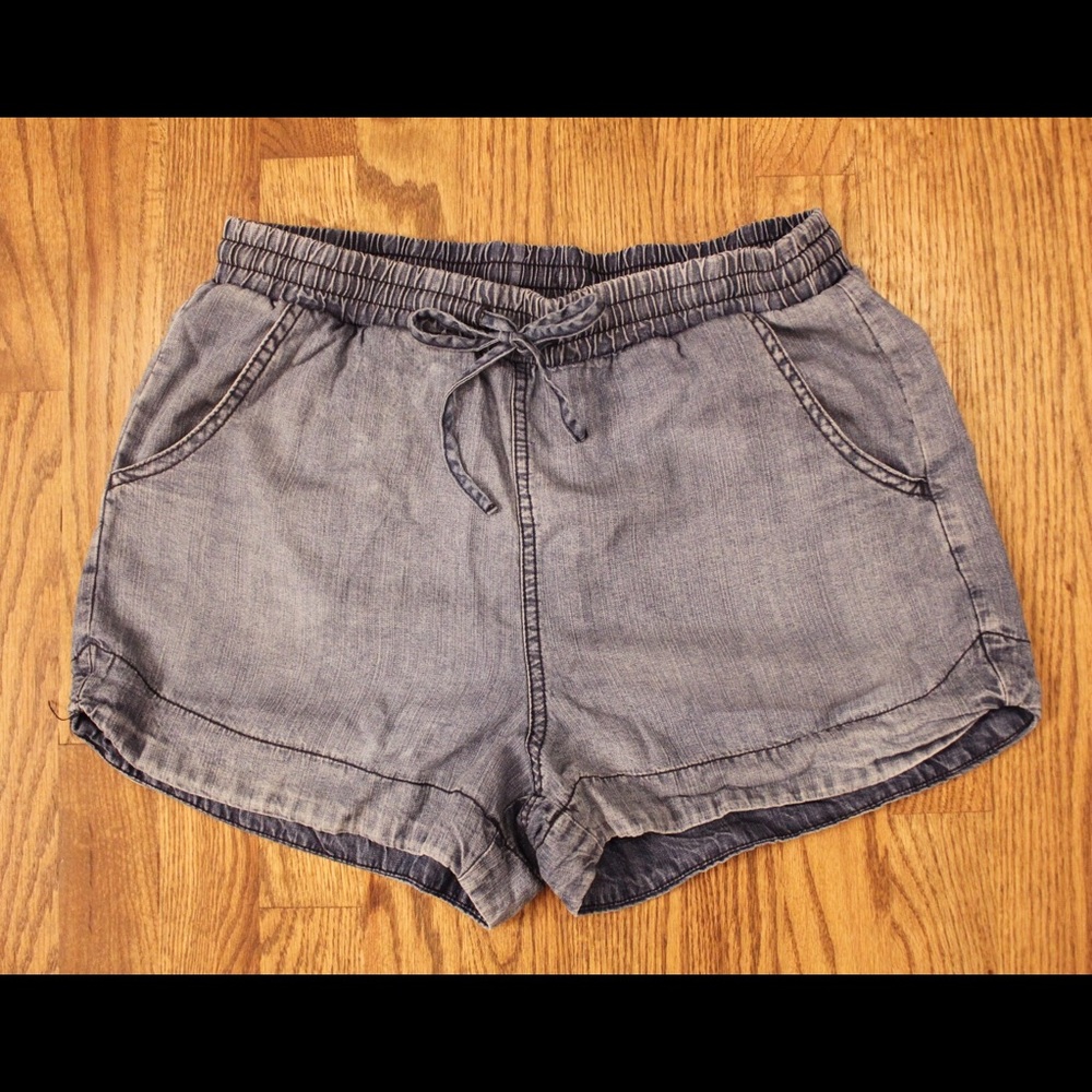 Universal Threads shorts